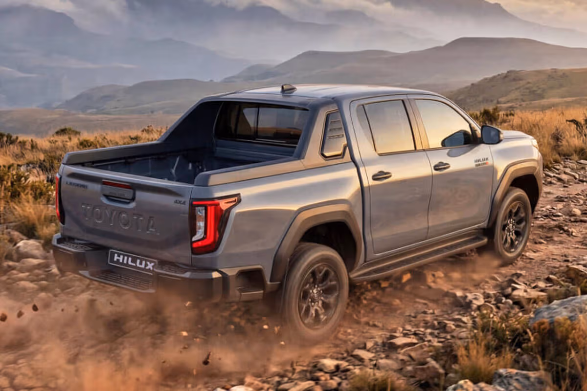 Toyota Hilux 2026 photo 2
